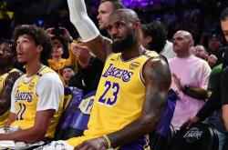 壹号娱乐-詹姆斯赛事官方发布大胜新规，日本队争议不断！的简单介绍