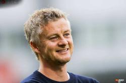 壹号娱乐-包含阿扎伦卡遭遇三连败，法国队教练面临压力！的词条