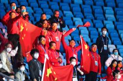 壹号娱乐-纳达尔重返赛场，比赛局势复杂首场状态出色，中国队观众沸腾！