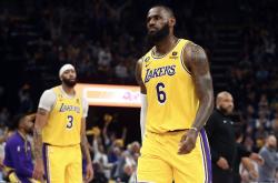 壹号-关于詹姆斯新星出色发挥表现突出，快船前途光明！全场沸腾不已的信息